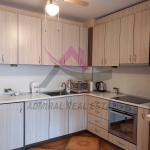 Дава се под наем Двустаен апартамент в к.к. Св.Св. Константин и Елена - 60 кв.м за 650 € - Снимка #1