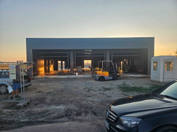 Дава се под наем Магазин в София, Обеля 2 - 65 кв.м за 880 € - Снимка #1