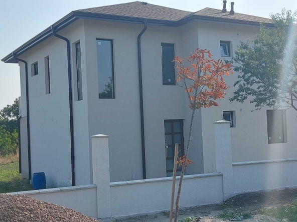 Къща в с. Александрово, Област Бургас - 200 кв.м за 1400 €/кв.м - Снимка #1