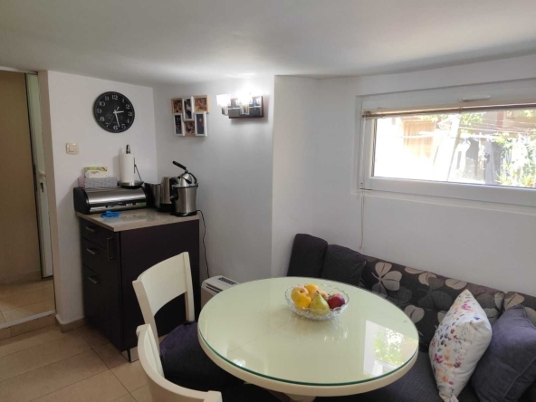 Тристаен апартамент в Варна, Център - 80 кв.м за 1613 €/кв.м - Снимка #1