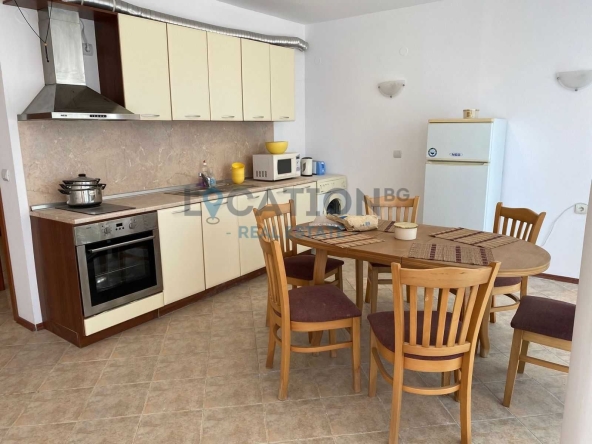 Тристаен апартамент в с. Божурец, Област Добрич - 120 кв.м за 409 €/кв.м - Снимка #1