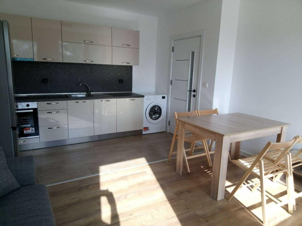 Дава се под наем Двустаен апартамент в Варна, Възраждане 3 - 73 кв.м за 614 € - Снимка #1