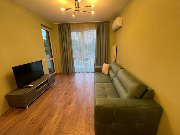 Дава се под наем Тристаен апартамент в София, Зона Б-18 - 99 кв.м за 918 € - Снимка #1