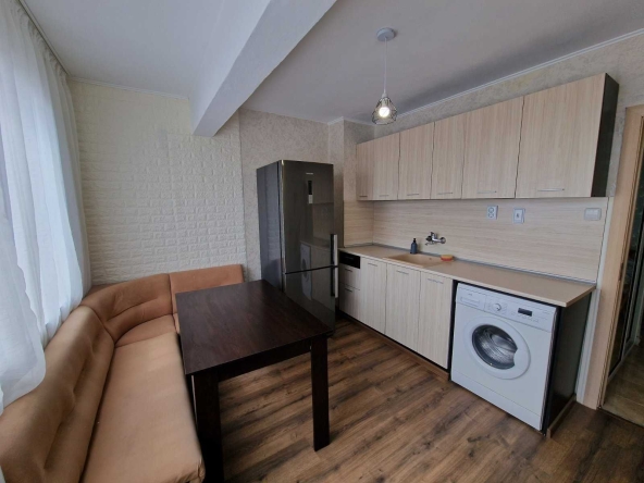 Дава се под наем Тристаен апартамент в Ямбол, Граф Игнатиев - 70 кв.м за 316.2 € - Снимка #1