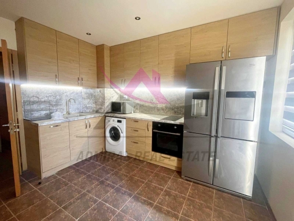 Дава се под наем Тристаен апартамент в Варна, Лятно кино Тракия - 80 кв.м за 665 € - Снимка #1