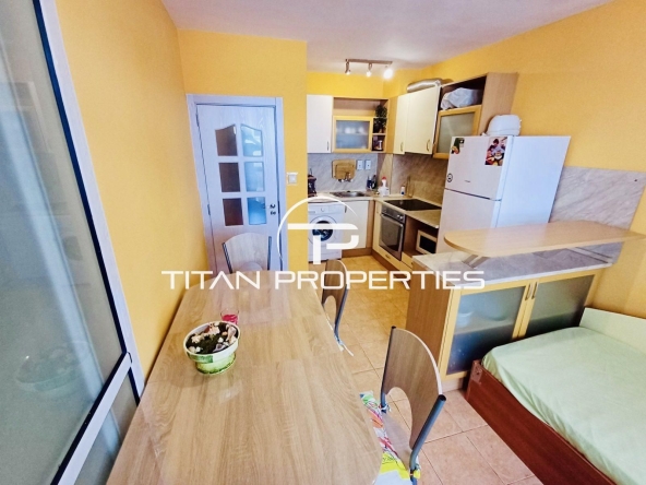 Дава се под наем Двустаен апартамент в Бургас, Лазур - 70 кв.м за 459 € - Снимка #1