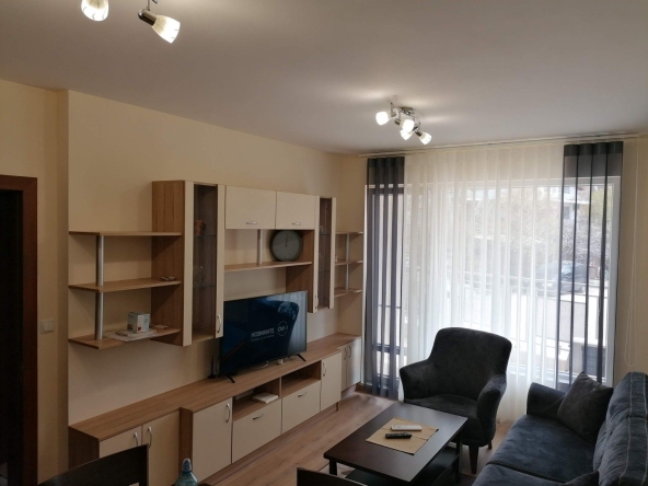 Дава се под наем Двустаен апартамент в Варна, Левски - 68 кв.м за 484.5 € - Снимка #1