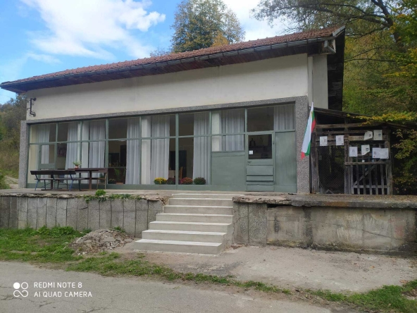 Промишлена сграда в с. Купен, Област Габрово - 290 кв.м за 66 €/кв.м - Снимка #1