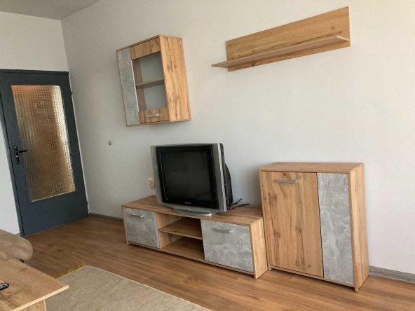 Дава се под наем Тристаен апартамент в Варна, Автогара - 77 кв.м за 510 € - Снимка #1