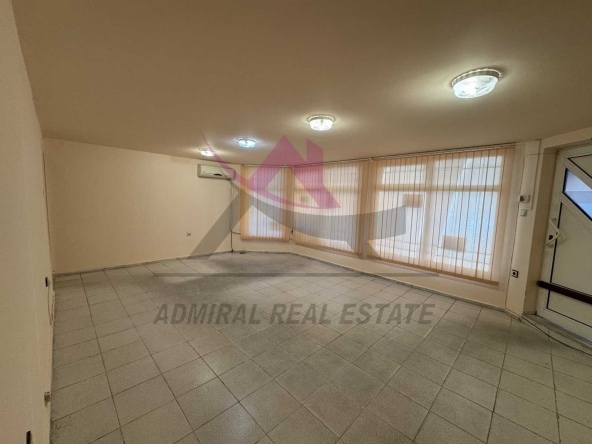 Дава се под наем Офис в Варна, Окръжна болница - 42 кв.м за 375 € - Снимка #1