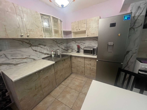 Дава се под наем Тристаен апартамент в Варна, Левски - 80 кв.м за 510 € - Снимка #1