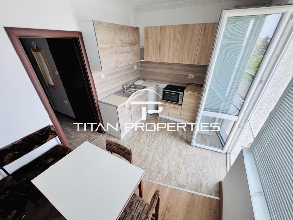 Дава се под наем Едностаен апартамент в Бургас, Център - 50 кв.м за 408 € - Снимка #1