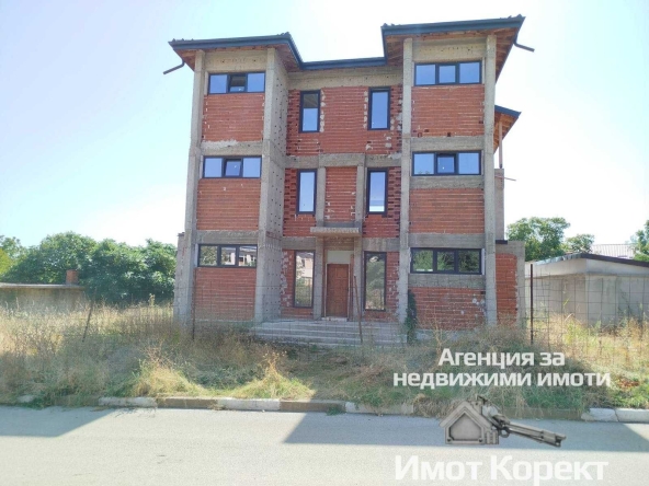 Къща в с. Червен, Област Пловдив - 426 кв.м за 468 €/кв.м - Снимка #1