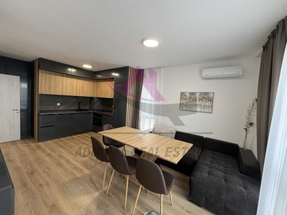 Дава се под наем Двустаен апартамент в Варна, Изгрев - 60 кв.м за 486 € - Снимка #1