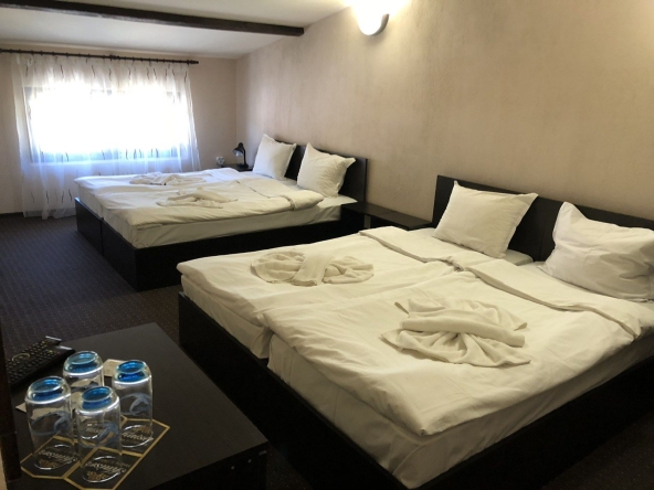 Хотел в Шипка - 369 кв.м за 1356 €/кв.м - Снимка #1