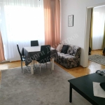 Дава се под наем Тристаен апартамент в Разград, Център - 80 кв.м за 400 € - Снимка #1