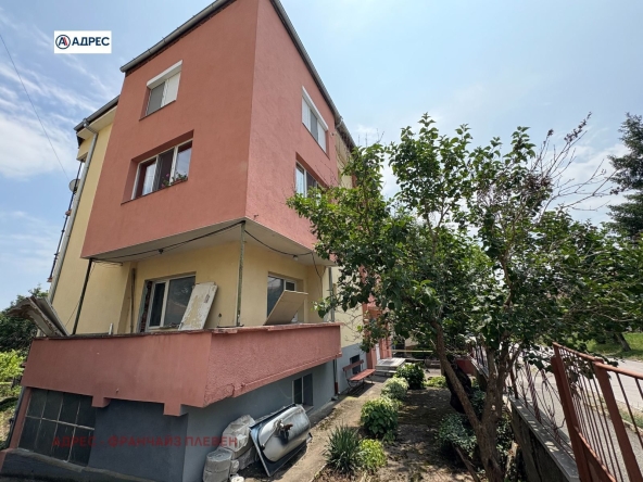 Тристаен апартамент в Мездра - 120 кв.м за 850 €/кв.м - Снимка #1