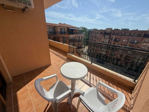 Двустаен апартамент в к.к. Слънчев бряг - 69 кв.м за 1087 €/кв.м - Снимка #1