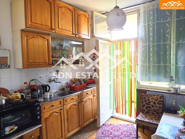 Тристаен апартамент в Казанлък - 95 кв.м за 966 €/кв.м - Снимка #1