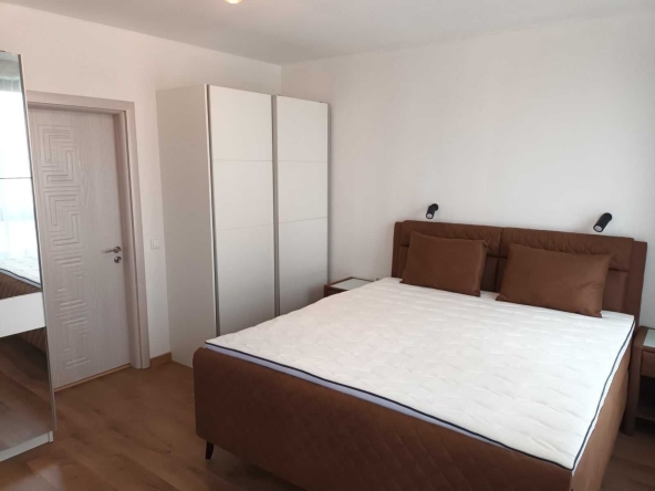 Дава се под наем Тристаен апартамент в София, Изгрев - 85 кв.м за 714 € - Снимка #1