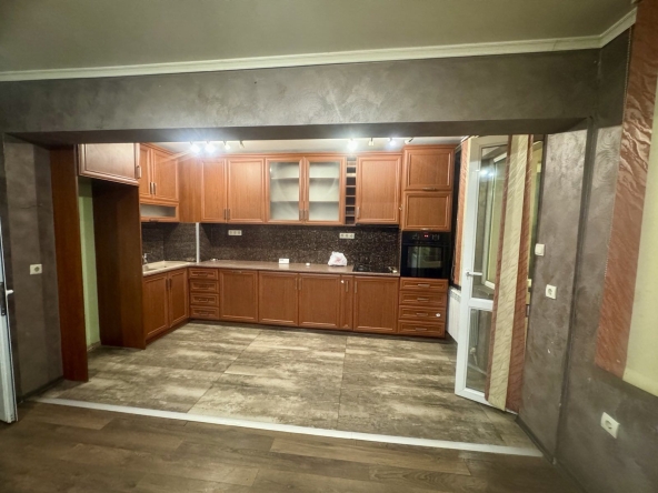 Многостаен апартамент в Добрич, Център - 119 кв.м за 1102 €/кв.м - Снимка #1