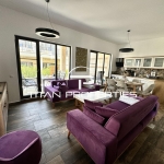 Дава се под наем Къща в Бургас, Сарафово - 140 кв.м за 1020 € - Снимка #1