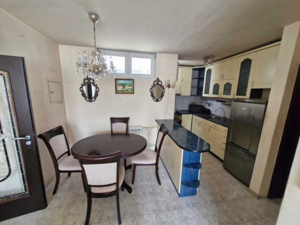 Дава се под наем Тристаен апартамент в София, Младост 1А - 80 кв.м за 765 € - Снимка #1