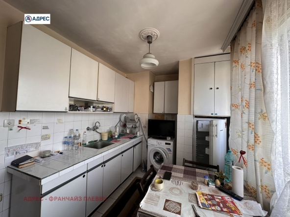 Тристаен апартамент в Плевен, Идеален център - 90 кв.м за 1545 €/кв.м - Снимка #1