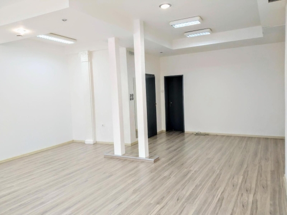 Дава се под наем Магазин в Пловдив, Център - 60 кв.м за 663 € - Снимка #1