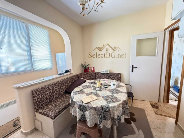 Тристаен апартамент в Велико Търново, Зона Б - 65 кв.м за 1324 €/кв.м - Снимка #1