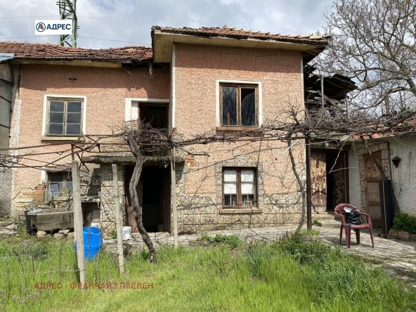 Къща в с. Брестовец, Област Плевен - 120 кв.м за 417 €/кв.м - Снимка #1