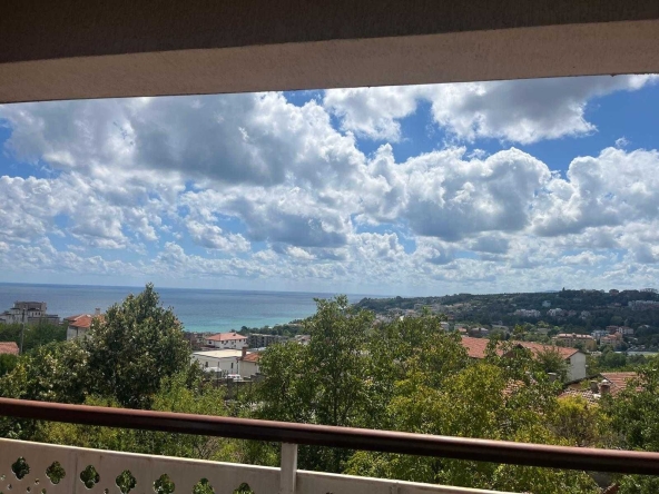 Двустаен апартамент в Варна, Автогара - 87 кв.м за 914 €/кв.м - Снимка #1