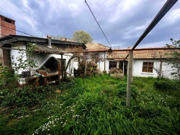 Къща в с. Ясеновец, Област Разград - 120 кв.м за 417 €/кв.м - Снимка #1