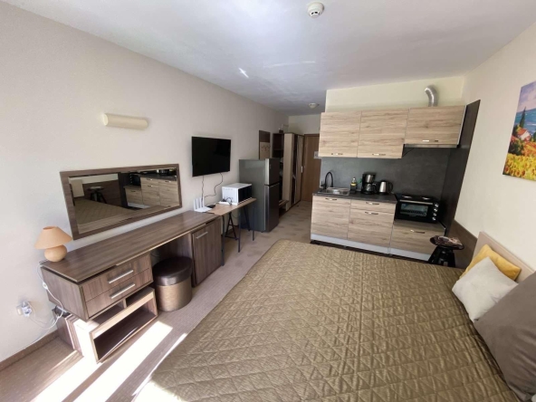 Дава се под наем Едностаен апартамент в к.к. Св.Св. Константин и Елена - 32 кв.м за 450 € - Снимка #1