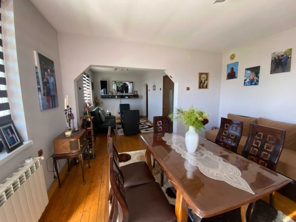 Етаж от къща в Карлово - 100 кв.м за 2200 €/кв.м - Снимка #1