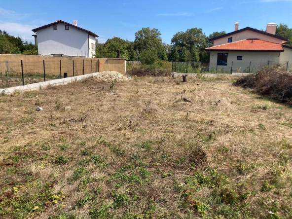 Парцел в Варна, Базар Левски - 608 кв.м за 75 €/кв.м - Снимка #1