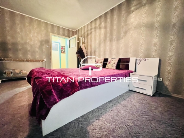 Дава се под наем Тристаен апартамент в Бургас, Изгрев - 82 кв.м за 408 € - Снимка #1