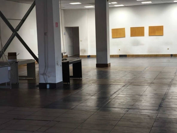 Дава се под наем Склад в София, 7-ми 11-ти километър - 600 кв.м за 10 € - Снимка #1