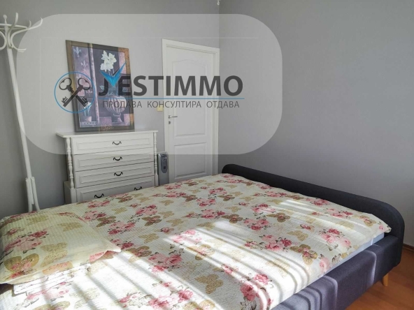 Тристаен апартамент в Варна, Електрон - 92 кв.м за 10 €/кв.м - Снимка #1