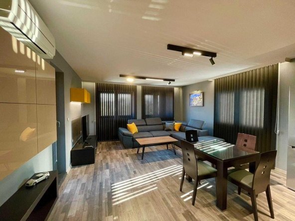 Дава се под наем Двустаен апартамент в Пловдив, Кършияка - 65 кв.м за 408 € - Снимка #1