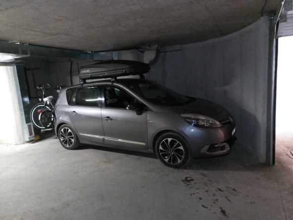 Гараж / Паркомясто в Бургас, Лазур - 14 кв.м за 1300 €/кв.м - Снимка #1