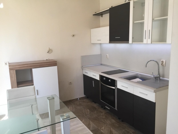 Дава се под наем Двустаен апартамент в Бургас, Център - 65 кв.м за 484.5 € - Снимка #1