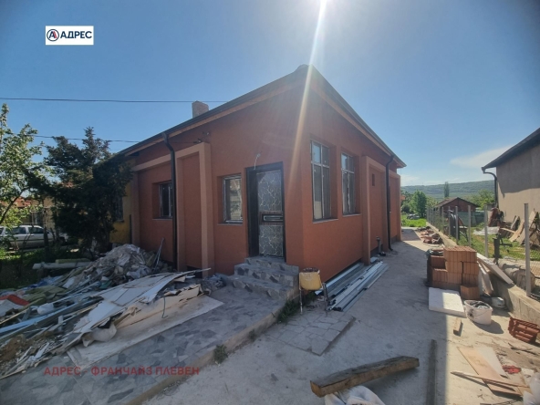 Къща в с. Ясен, Област Плевен - 85 кв.м за 2706 €/кв.м - Снимка #1