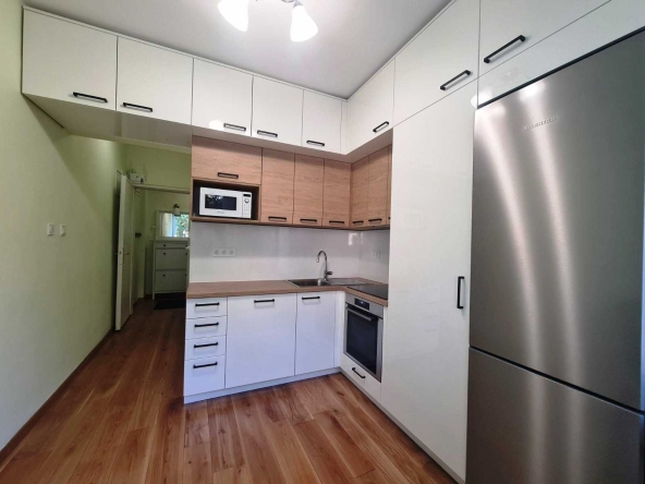 Дава се под наем Четиристаен апартамент в София, Център - 100 кв.м за 1485 € - Снимка #1