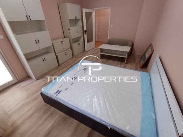 Дава се под наем Едностаен апартамент в Бургас, Изгрев - 46 кв.м за 255 € - Снимка #1