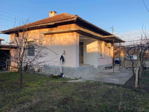 Къща в Дългопол - 900 кв.м за 48 €/кв.м - Снимка #1