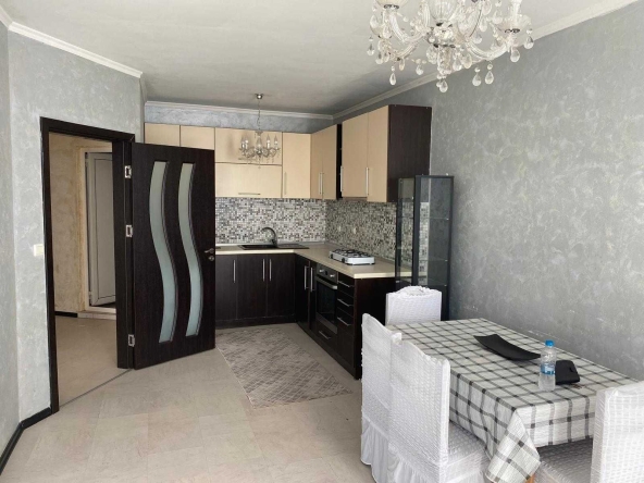 Дава се под наем Двустаен апартамент в Айтос - 68 кв.м за 229.5 € - Снимка #1