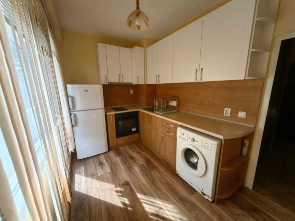 Двустаен апартамент в Шумен, Болницата - 65 кв.м за 1648 €/кв.м - Снимка #1