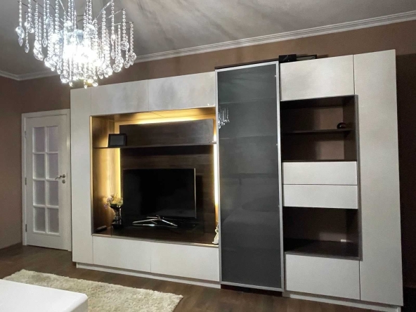 Четиристаен апартамент в Добрич, Христо Ботев - 98 кв.м за 1072 €/кв.м - Снимка #1