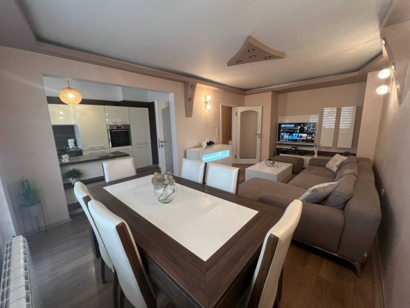 Тристаен апартамент в Асеновград - 114 кв.м за 1658 €/кв.м - Снимка #1